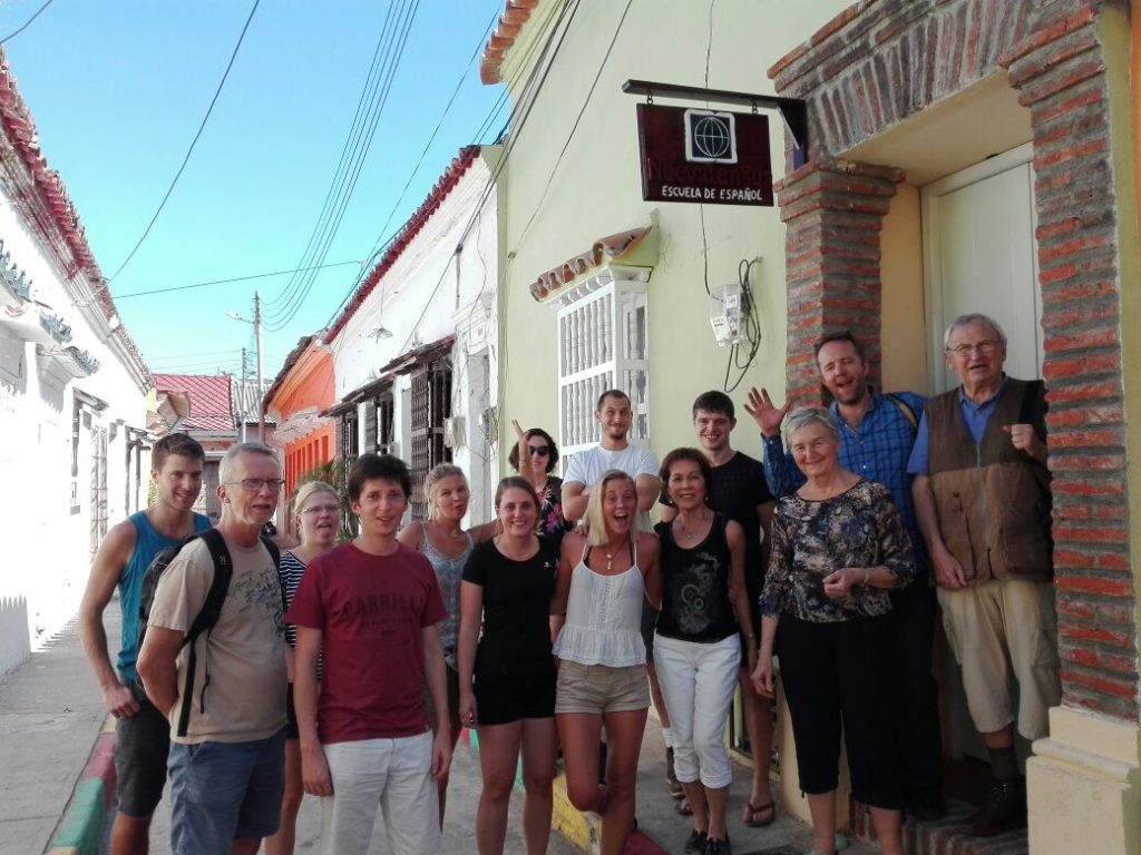 Grupp spanska skolelever Nueva Lengua Cartagena spanska Colombia