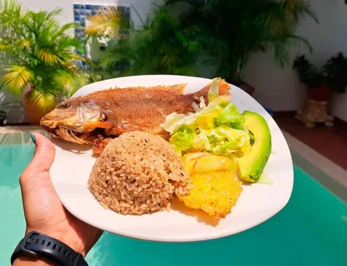 Bienvenida a Cartagena de Indias: Bandeja de pescado frito